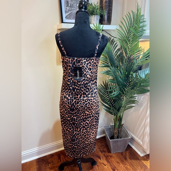 PrettyLittleThing x Lori Harvey Leopard Print Strappy Cup Detail Midi Dress 10 - Picture 5 of 5